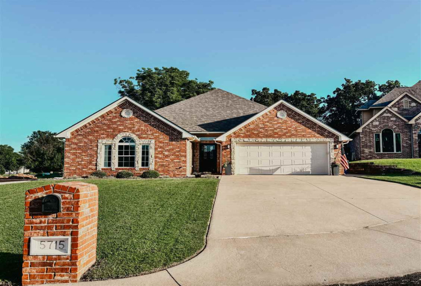 3 Bedrooms Bedrooms, 0 ,2 BathroomsBathrooms,Residential,Single Family,8th,1,133320