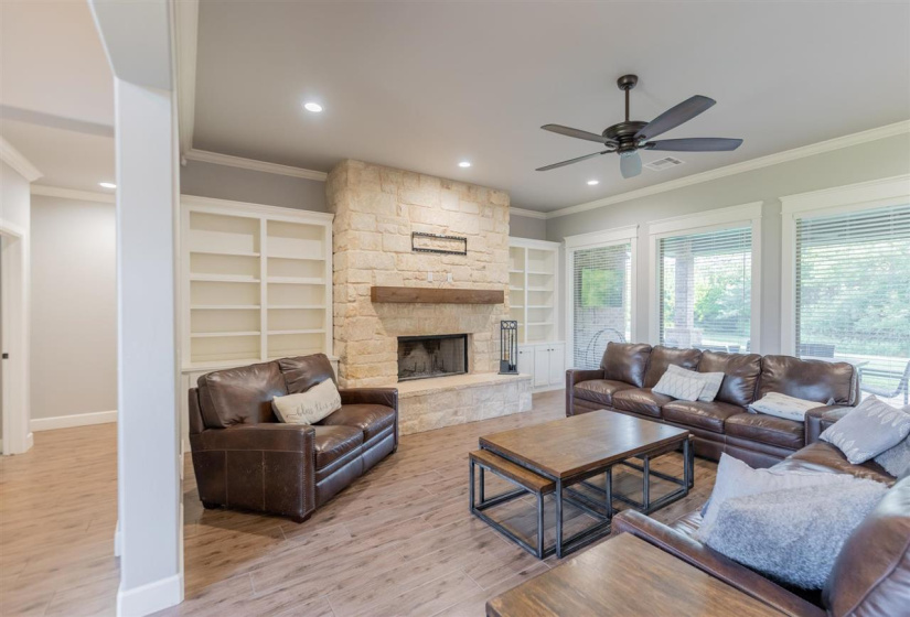 4 Bedrooms Bedrooms, 0 ,2 BathroomsBathrooms,Residential,Single Family,68th,1.5,133321