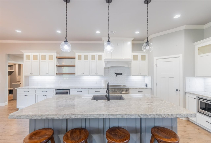 4 Bedrooms Bedrooms, 0 ,2 BathroomsBathrooms,Residential,Single Family,68th,1.5,133321