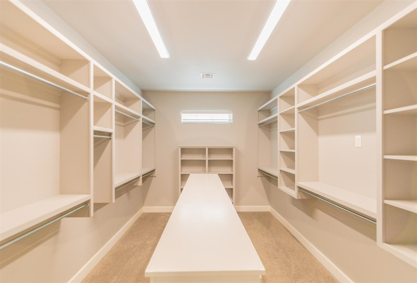 4 Bedrooms Bedrooms, 0 ,2 BathroomsBathrooms,Residential,Single Family,68th,1.5,133321