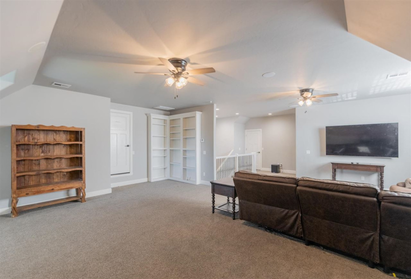 4 Bedrooms Bedrooms, 0 ,2 BathroomsBathrooms,Residential,Single Family,68th,1.5,133321