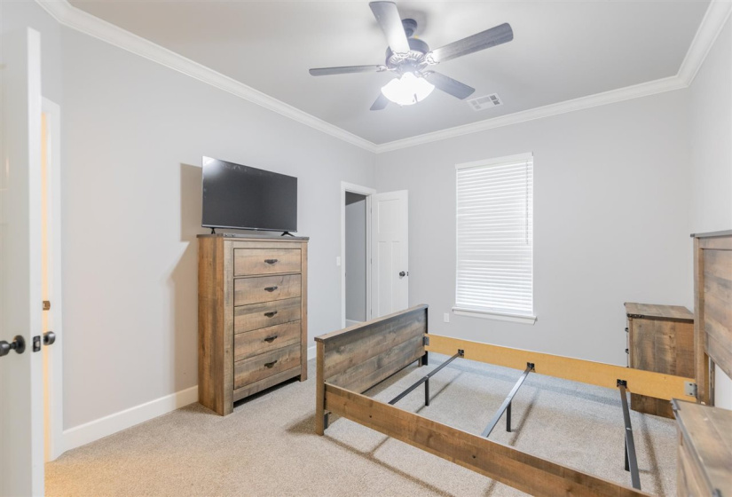 4 Bedrooms Bedrooms, 0 ,2 BathroomsBathrooms,Residential,Single Family,68th,1.5,133321