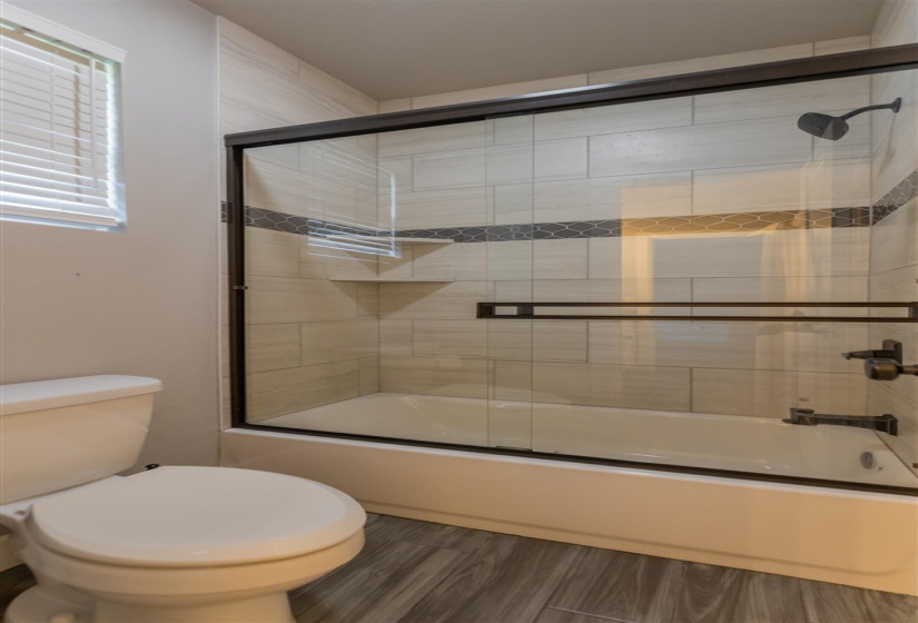 4 Bedrooms Bedrooms, 0 ,2 BathroomsBathrooms,Residential,Single Family,68th,1.5,133321