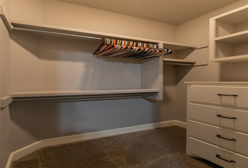 4 Bedrooms Bedrooms, 0 ,2 BathroomsBathrooms,Residential,Single Family,68th,1.5,133321