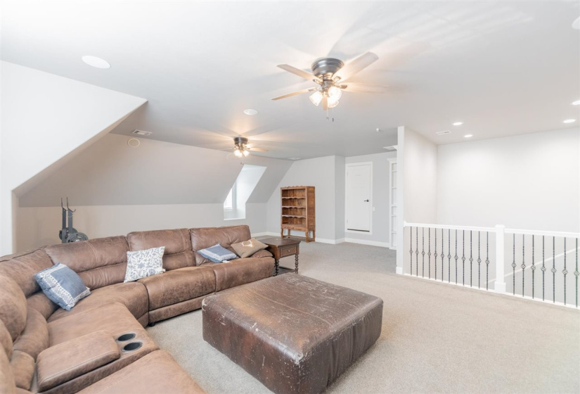 4 Bedrooms Bedrooms, 0 ,2 BathroomsBathrooms,Residential,Single Family,68th,1.5,133321