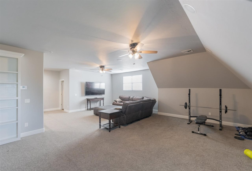 4 Bedrooms Bedrooms, 0 ,2 BathroomsBathrooms,Residential,Single Family,68th,1.5,133321