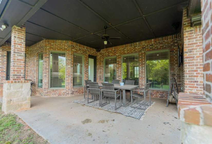 4 Bedrooms Bedrooms, 0 ,2 BathroomsBathrooms,Residential,Single Family,68th,1.5,133321