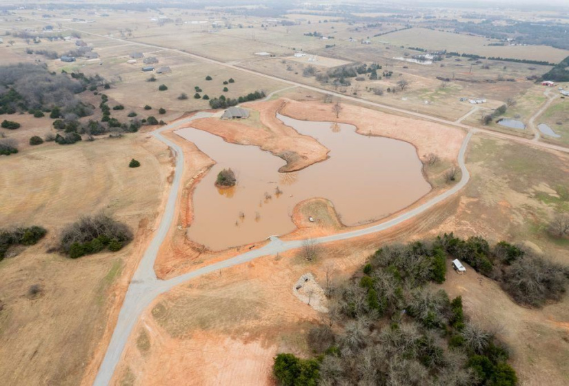 4 Bedrooms Bedrooms, 0 ,2 BathroomsBathrooms,Residential,Single Family,68th,1.5,133321