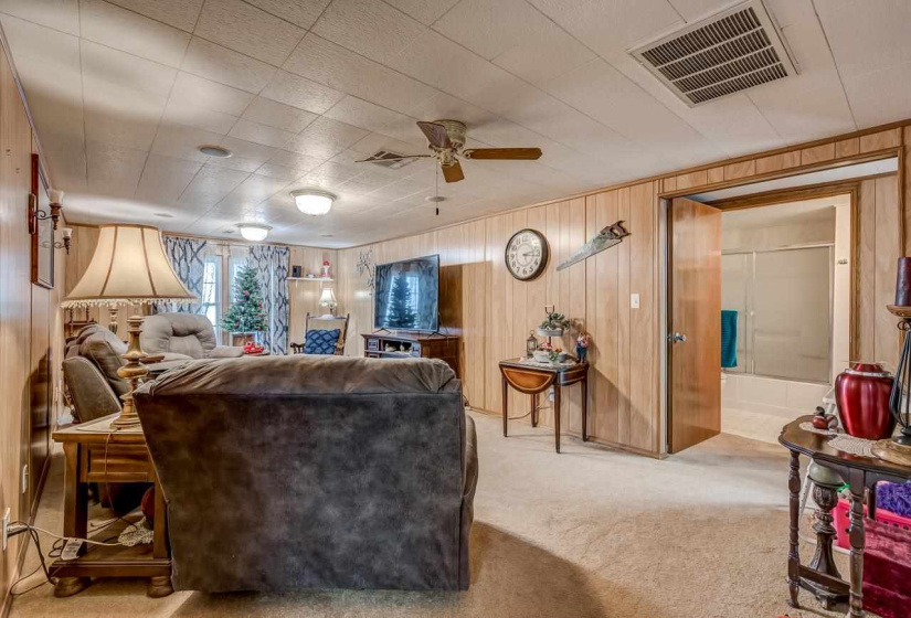 2 Bedrooms Bedrooms, 0 ,2 BathroomsBathrooms,Residential,Single Family,Old John Deere,1,133323