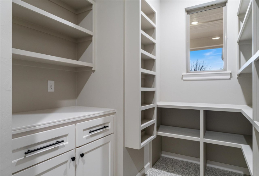 4 Bedrooms Bedrooms, 0 ,2 BathroomsBathrooms,Residential,Single Family,Rock Hollow,1,133324