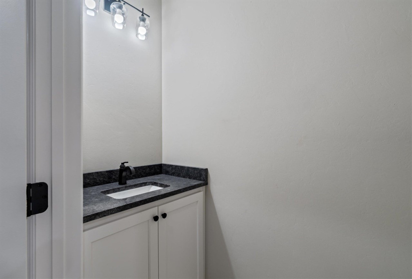 4 Bedrooms Bedrooms, 0 ,2 BathroomsBathrooms,Residential,Single Family,Rock Hollow,1,133324