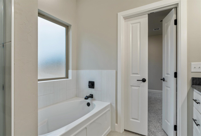 4 Bedrooms Bedrooms, 0 ,2 BathroomsBathrooms,Residential,Single Family,Rock Hollow,1,133324