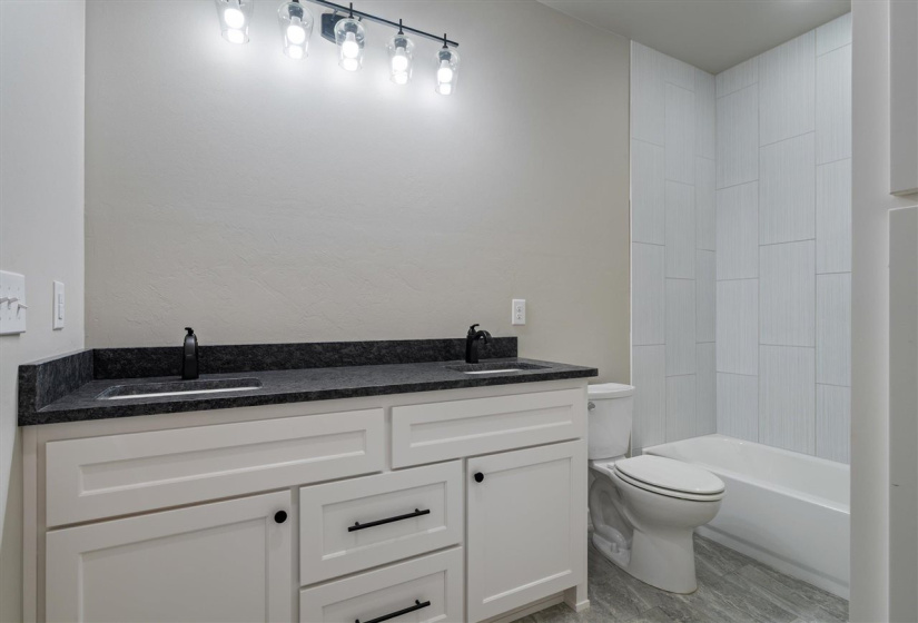 4 Bedrooms Bedrooms, 0 ,2 BathroomsBathrooms,Residential,Single Family,Rock Hollow,1,133324