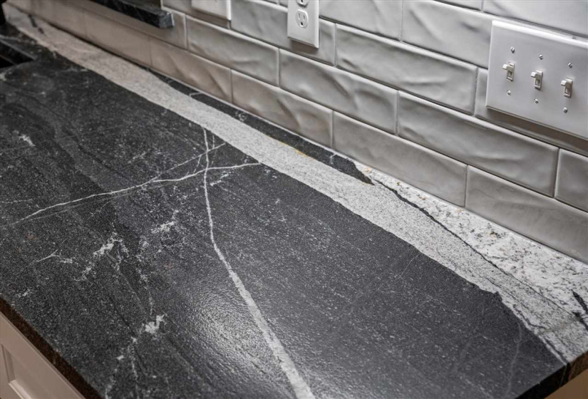 4 Bedrooms Bedrooms, 0 ,2 BathroomsBathrooms,Residential,Single Family,Rock Hollow,1,133324