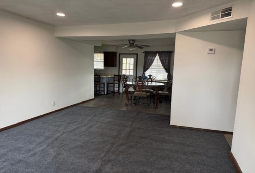 3 Bedrooms Bedrooms, 0 ,1 BathroomBathrooms,Residential,Single Family,Parkview Dr,1,133326