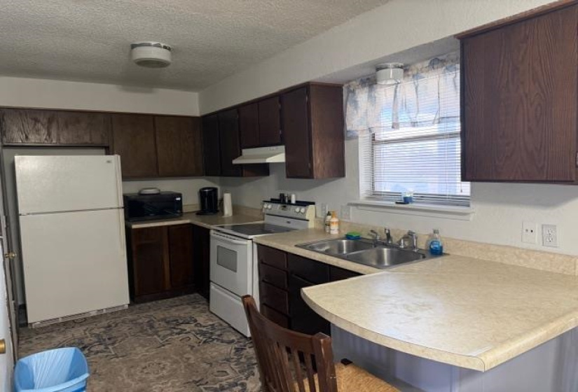 3 Bedrooms Bedrooms, 0 ,1 BathroomBathrooms,Residential,Single Family,Parkview Dr,1,133326