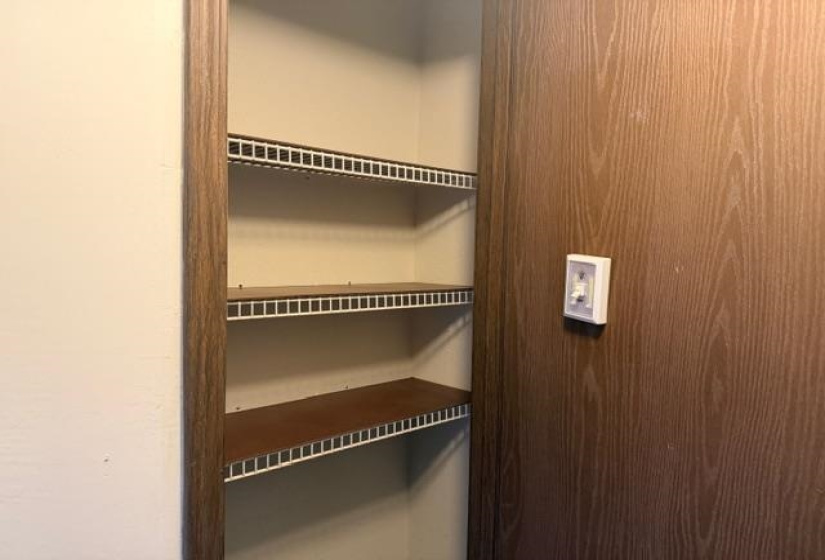 3 Bedrooms Bedrooms, 0 ,1 BathroomBathrooms,Residential,Single Family,Parkview Dr,1,133326