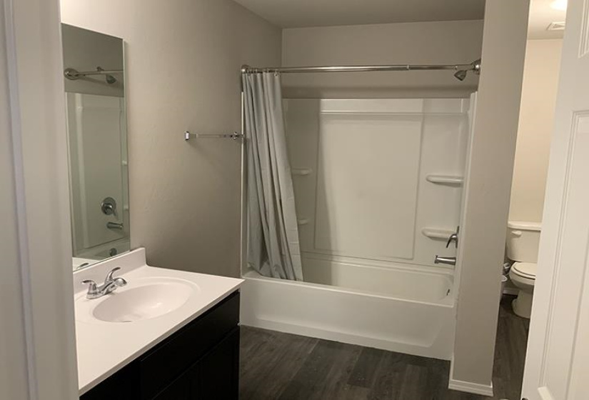 4 Bedrooms Bedrooms, 0 ,2 BathroomsBathrooms,Residential,Single Family,Brooke,1,129707