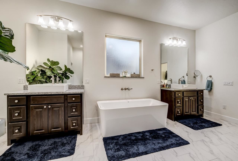 5 Bedrooms Bedrooms, 0 ,3 BathroomsBathrooms,Residential,Single Family,scissortail,2,133330