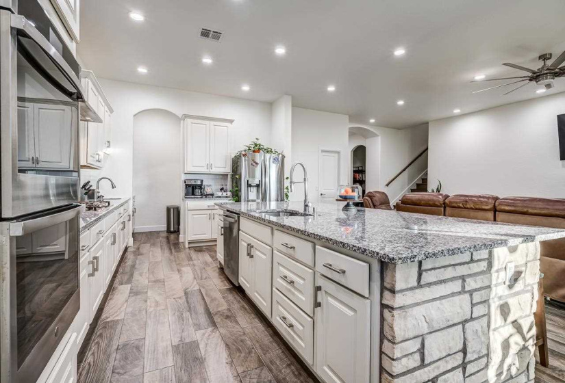 5 Bedrooms Bedrooms, 0 ,3 BathroomsBathrooms,Residential,Single Family,scissortail,2,133330