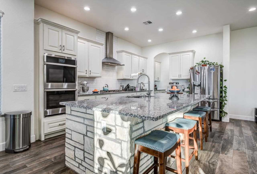 5 Bedrooms Bedrooms, 0 ,3 BathroomsBathrooms,Residential,Single Family,scissortail,2,133330