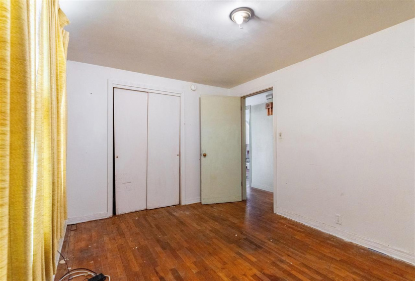 4 Bedrooms Bedrooms, 0 ,1 BathroomBathrooms,Residential,Single Family,10th,1.5,131732