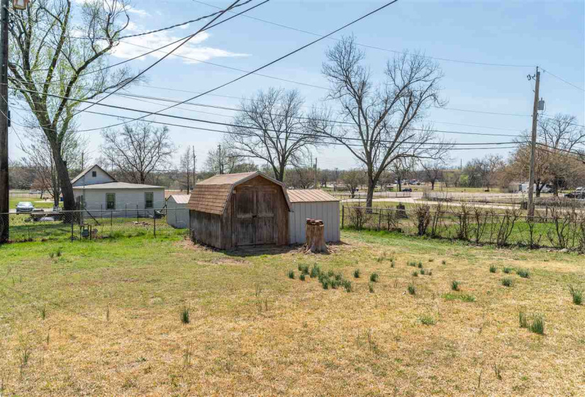 4 Bedrooms Bedrooms, 0 ,1 BathroomBathrooms,Residential,Single Family,10th,1.5,131732