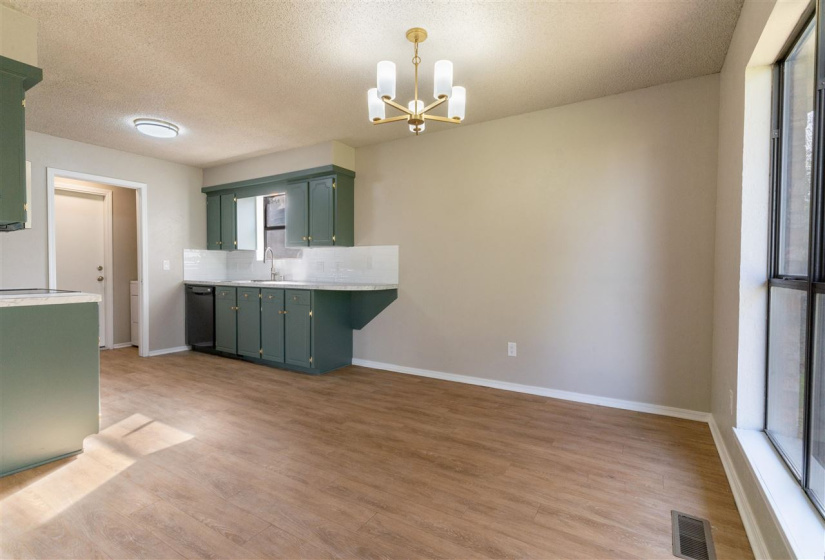 3 Bedrooms Bedrooms, 0 ,2 BathroomsBathrooms,Residential,Single Family,Westbrook,1,133311