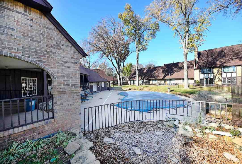 2 Bedrooms Bedrooms, 0 ,2 BathroomsBathrooms,Residential,Condominium/townhouse,Brentwood,1,133346