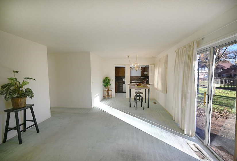 2 Bedrooms Bedrooms, 0 ,2 BathroomsBathrooms,Residential,Condominium/townhouse,Brentwood,1,133346