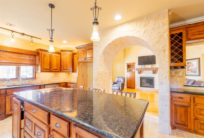 4 Bedrooms Bedrooms, 0 ,2 BathroomsBathrooms,Residential,Single Family,Madison,1.5,133348