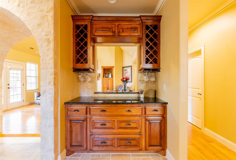 4 Bedrooms Bedrooms, 0 ,2 BathroomsBathrooms,Residential,Single Family,Madison,1.5,133348