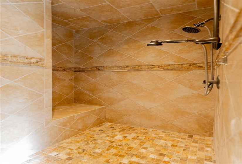 4 Bedrooms Bedrooms, 0 ,2 BathroomsBathrooms,Residential,Single Family,Madison,1.5,133348