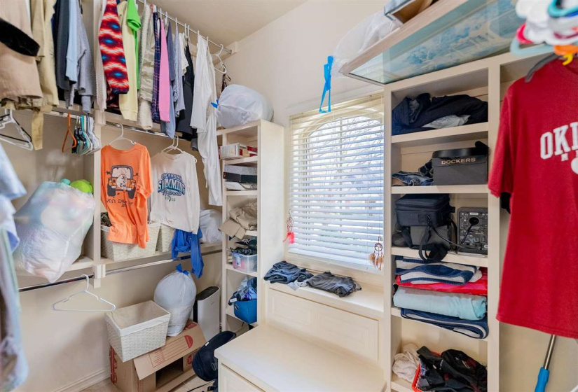 4 Bedrooms Bedrooms, 0 ,2 BathroomsBathrooms,Residential,Single Family,Madison,1.5,133348