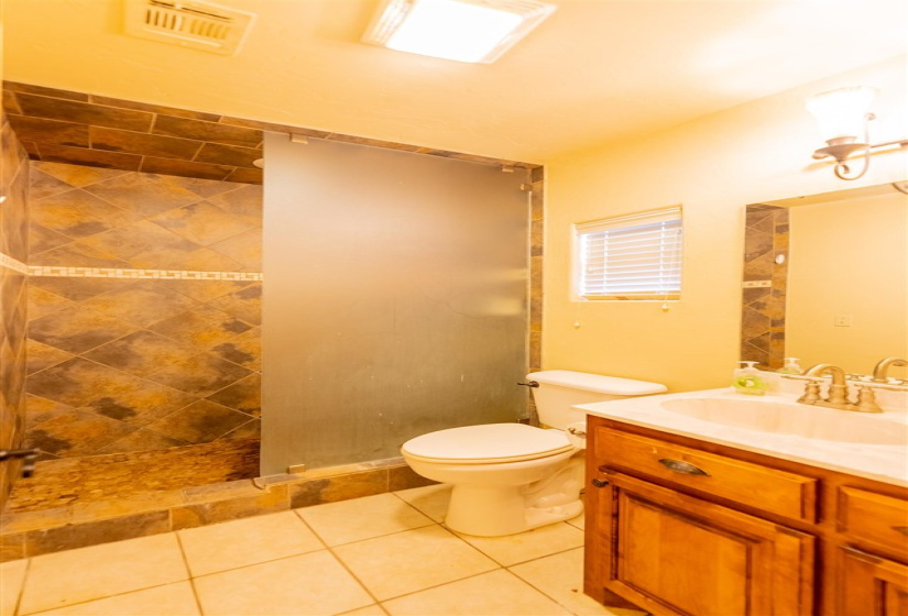 4 Bedrooms Bedrooms, 0 ,2 BathroomsBathrooms,Residential,Single Family,Madison,1.5,133348