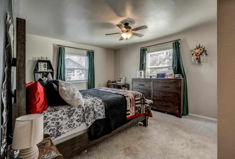 3 Bedrooms Bedrooms, 0 ,1 BathroomBathrooms,Residential,Single Family,Holly St,1,133352