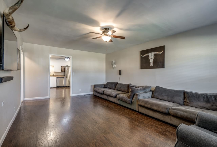 3 Bedrooms Bedrooms, 0 ,1 BathroomBathrooms,Residential,Single Family,Holly St,1,133352