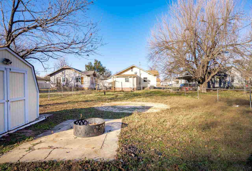 3 Bedrooms Bedrooms, 0 ,1 BathroomBathrooms,Residential,Single Family,Holly St,1,133352