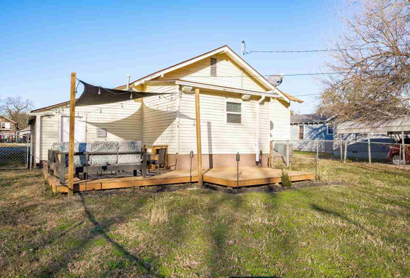 3 Bedrooms Bedrooms, 0 ,1 BathroomBathrooms,Residential,Single Family,Holly St,1,133352