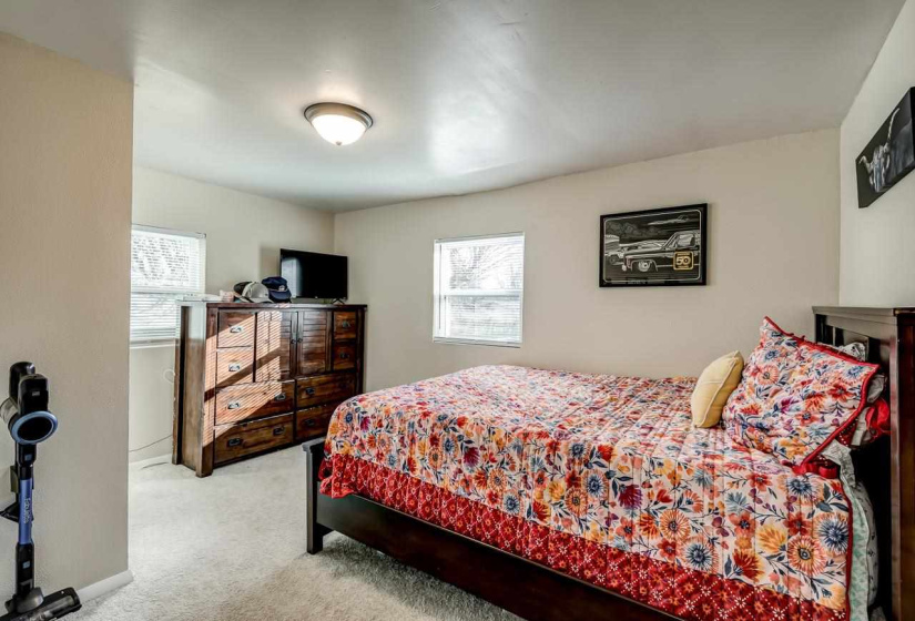 3 Bedrooms Bedrooms, 0 ,1 BathroomBathrooms,Residential,Single Family,Holly St,1,133352