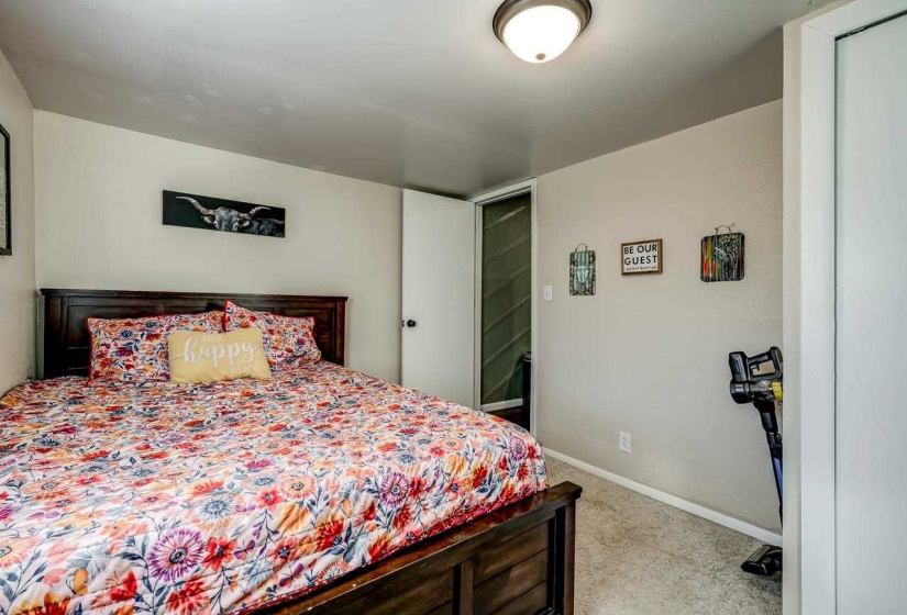 3 Bedrooms Bedrooms, 0 ,1 BathroomBathrooms,Residential,Single Family,Holly St,1,133352