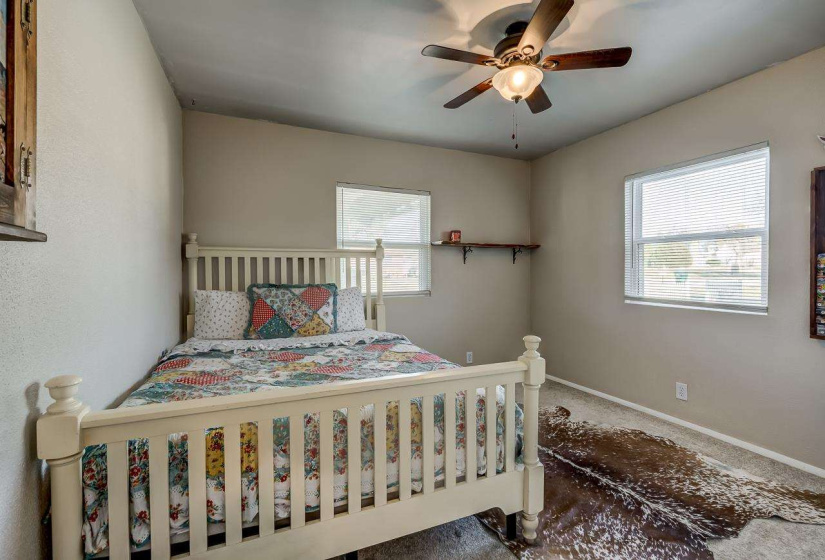 3 Bedrooms Bedrooms, 0 ,1 BathroomBathrooms,Residential,Single Family,Holly St,1,133352