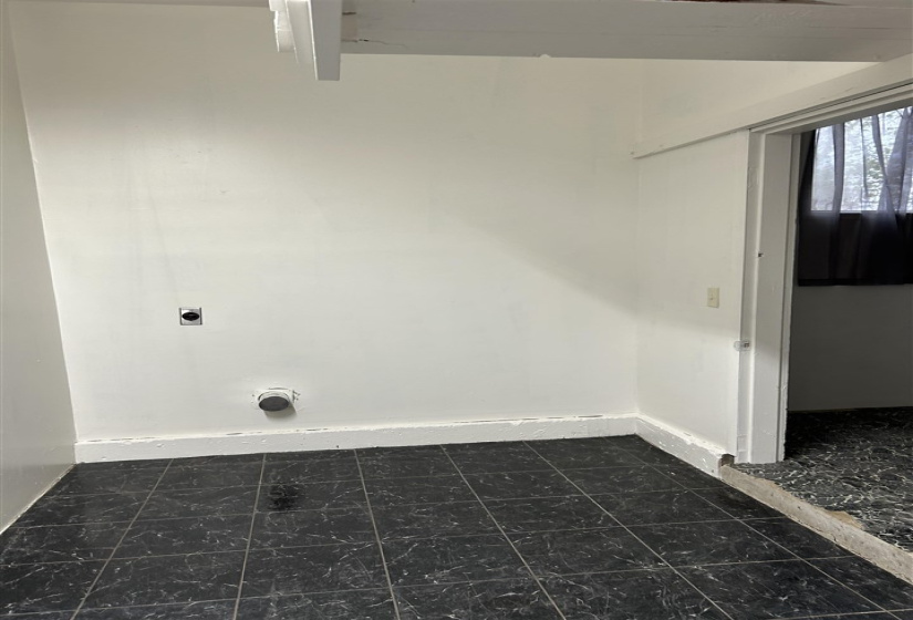 4 Bedrooms Bedrooms, 0 ,2 BathroomsBathrooms,Residential,Single Family,Marshall,1,133357