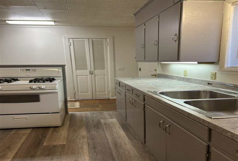 4 Bedrooms Bedrooms, 0 ,2 BathroomsBathrooms,Residential,Single Family,Marshall,1,133357