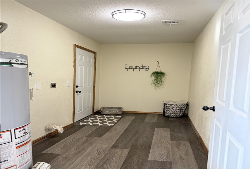 3 Bedrooms Bedrooms, 0 ,1 BathroomBathrooms,Residential,Single Family,Grandstaff,1,133359