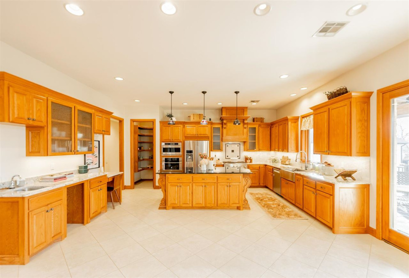 5 Bedrooms Bedrooms, 0 ,4 BathroomsBathrooms,Residential,Single Family,Old Pond,1.5,133361