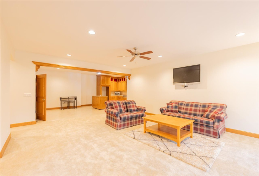 5 Bedrooms Bedrooms, 0 ,4 BathroomsBathrooms,Residential,Single Family,Old Pond,1.5,133361