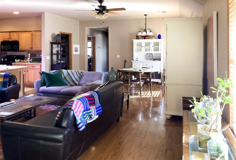 3 Bedrooms Bedrooms, 0 ,2 BathroomsBathrooms,Residential,Single Family,Devin Lea,1,133366