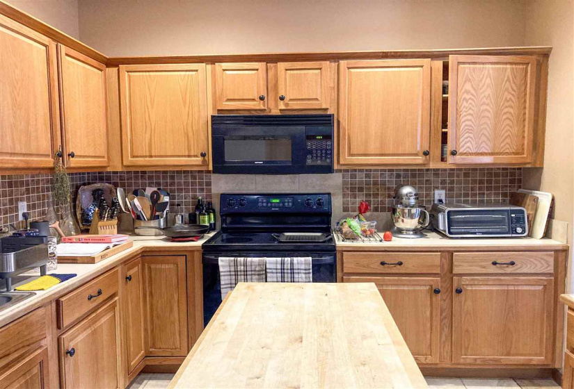 3 Bedrooms Bedrooms, 0 ,2 BathroomsBathrooms,Residential,Single Family,Devin Lea,1,133366