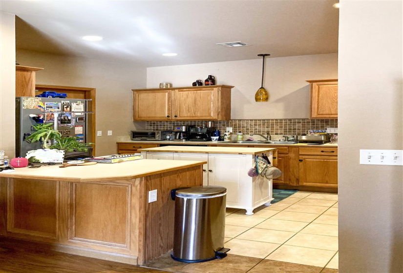 3 Bedrooms Bedrooms, 0 ,2 BathroomsBathrooms,Residential,Single Family,Devin Lea,1,133366